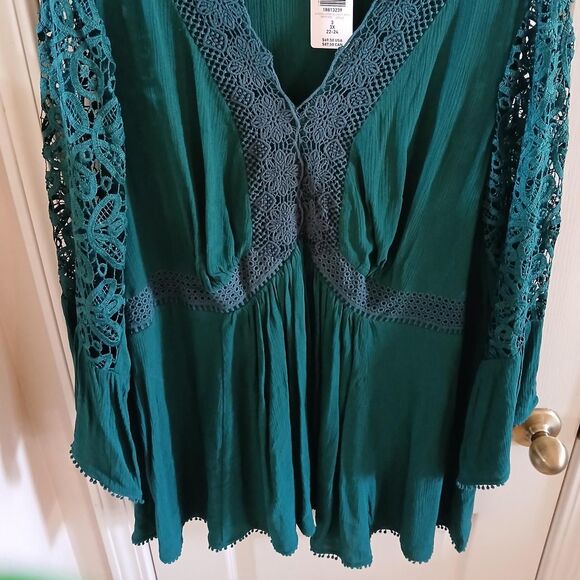 Torrid Green Babydoll Crinkle Gauze V-Neck Blouse Lace Bell Sleeves 3 Fairy Boho - Picture 7 of 7